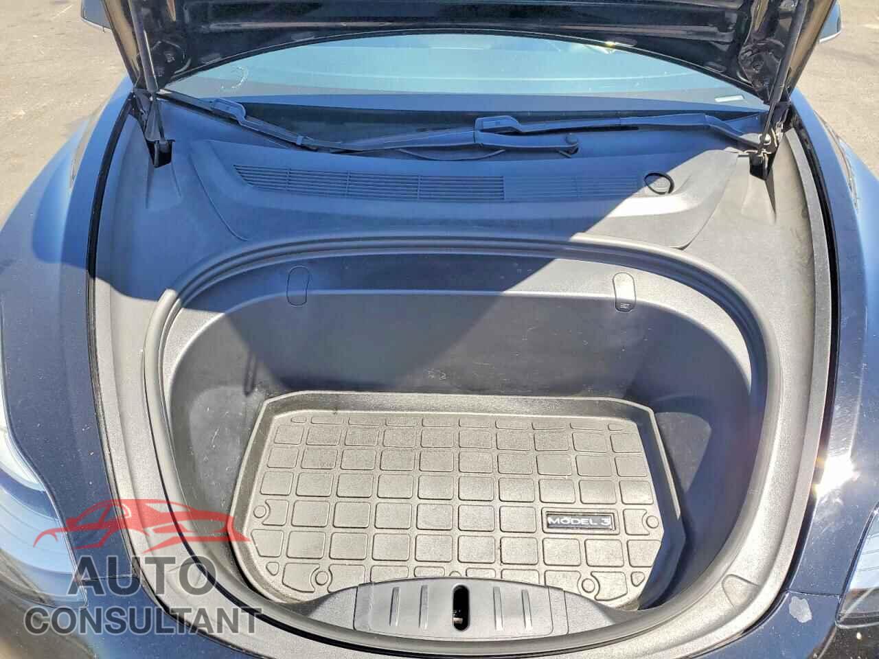 TESLA MODEL 3 2018 - 5YJ3E1EB7JF150284