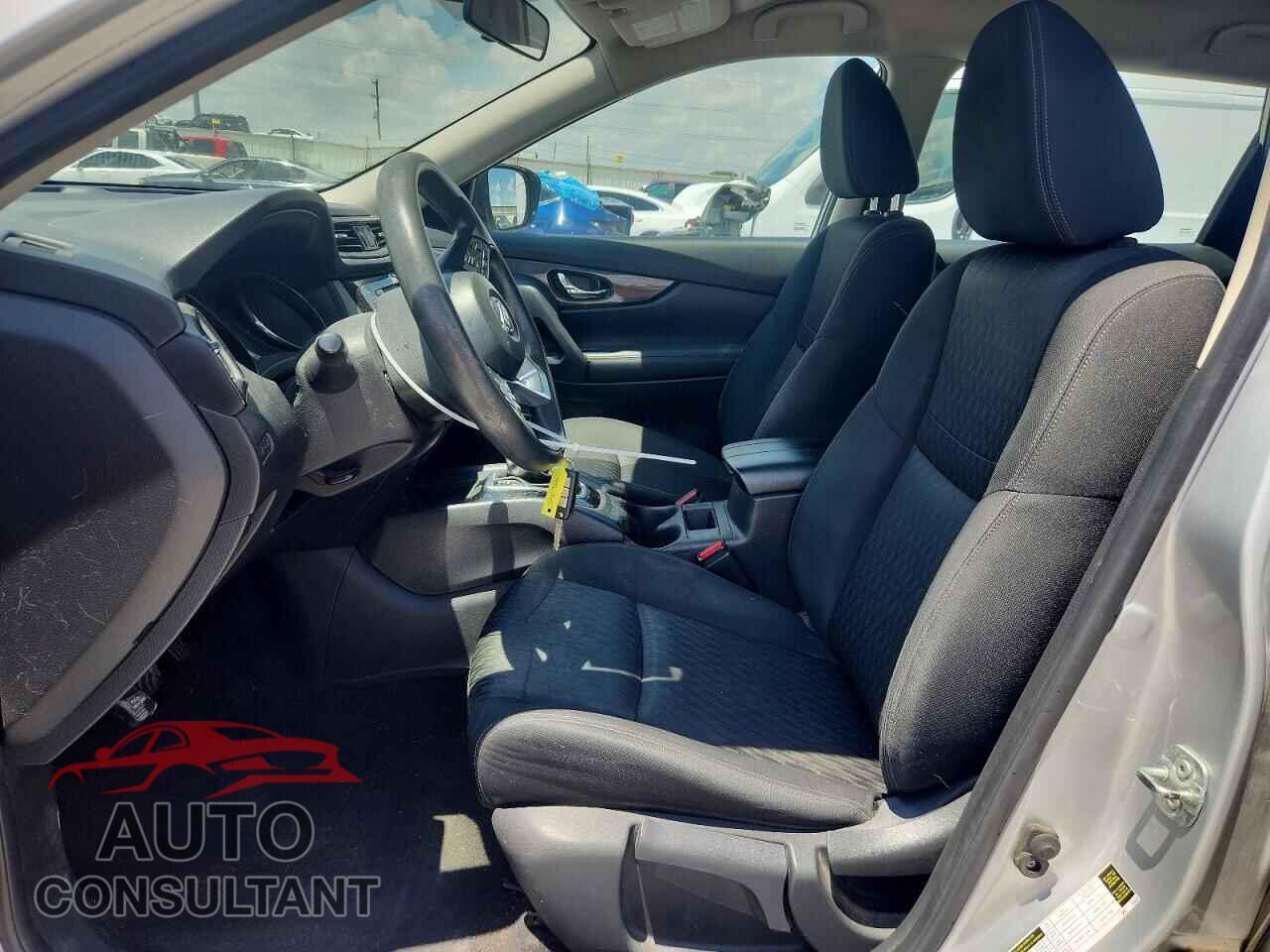 NISSAN ROGUE 2018 - KNMAT2MVXJP540526