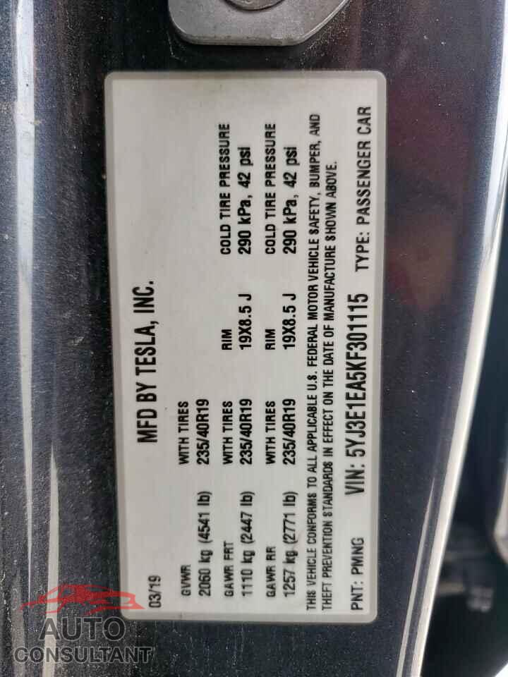 TESLA MODEL 3 2019 - 5YJ3E1EA5KF301115