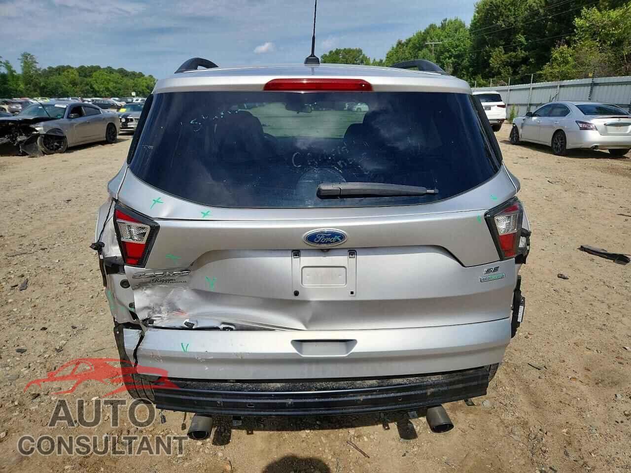 FORD ESCAPE 2017 - 1FMCU0GD8HUA87706