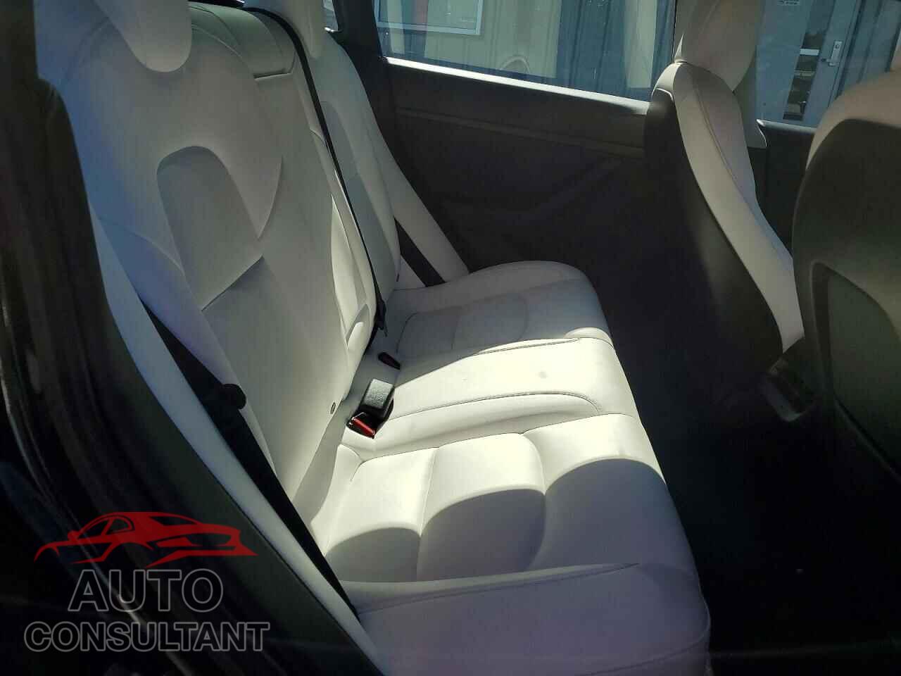 TESLA MODEL 3 2021 - 5YJ3E1EA2MF063050