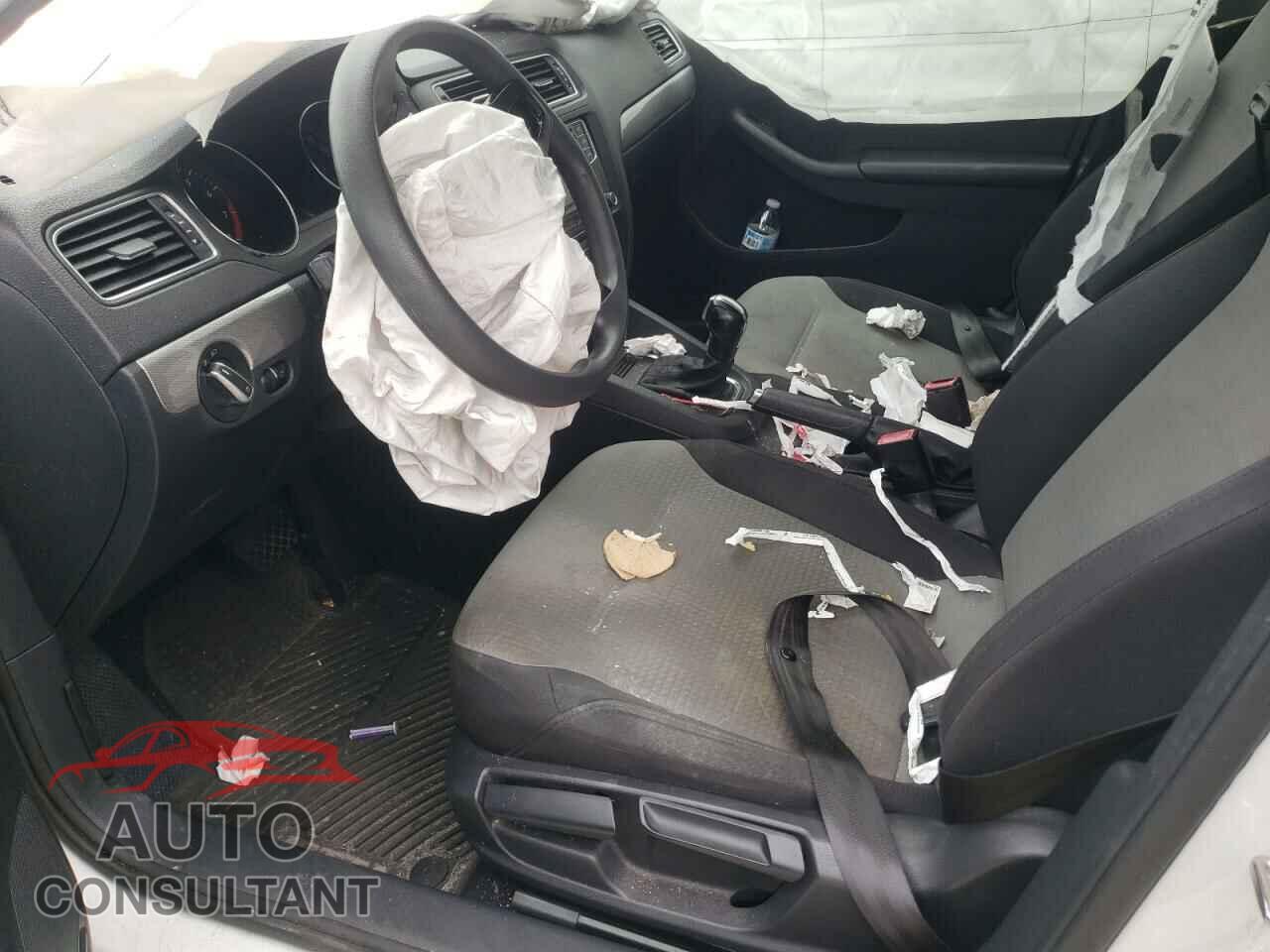 VOLKSWAGEN JETTA 2017 - 3VW2B7AJXHM314621
