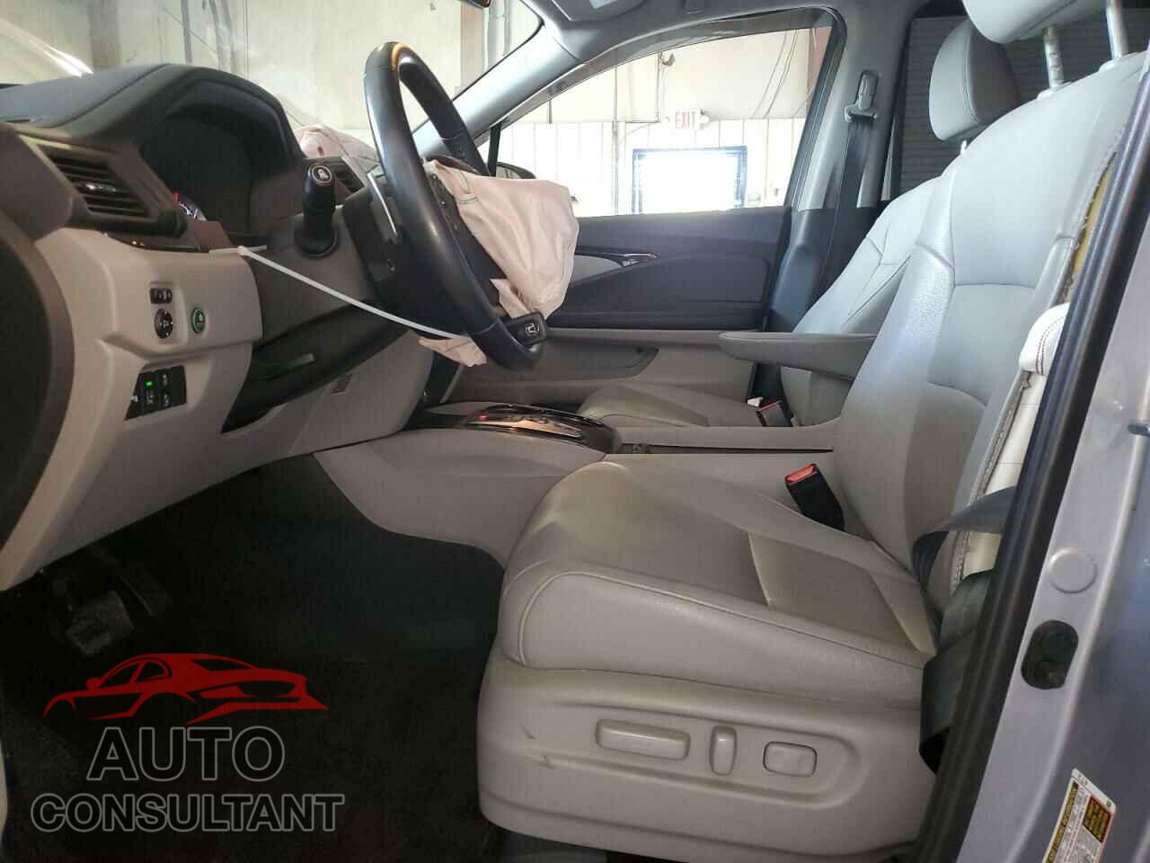 HONDA PILOT 2017 - 5FNYF6H90HB062339
