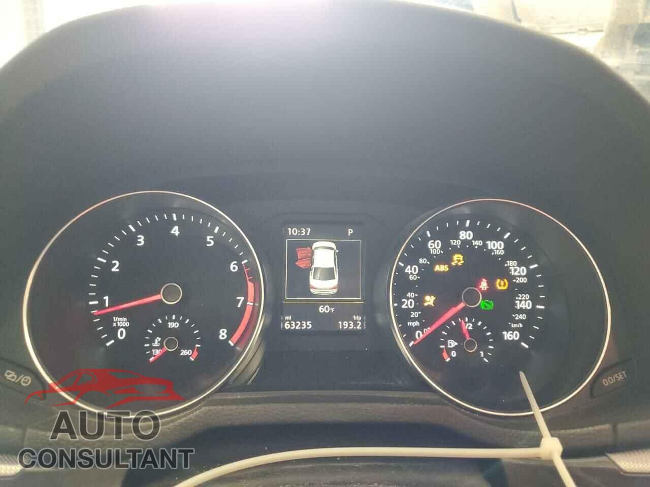 VOLKSWAGEN PASSAT 2017 - 1VWCT7A30HC043735