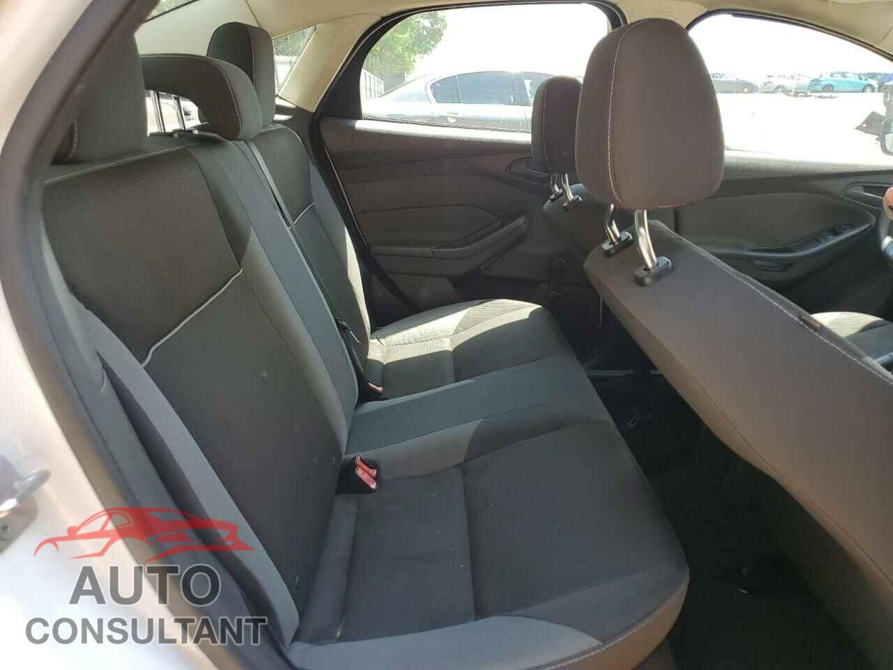 FORD FOCUS 2014 - 1FADP3E2XEL104516