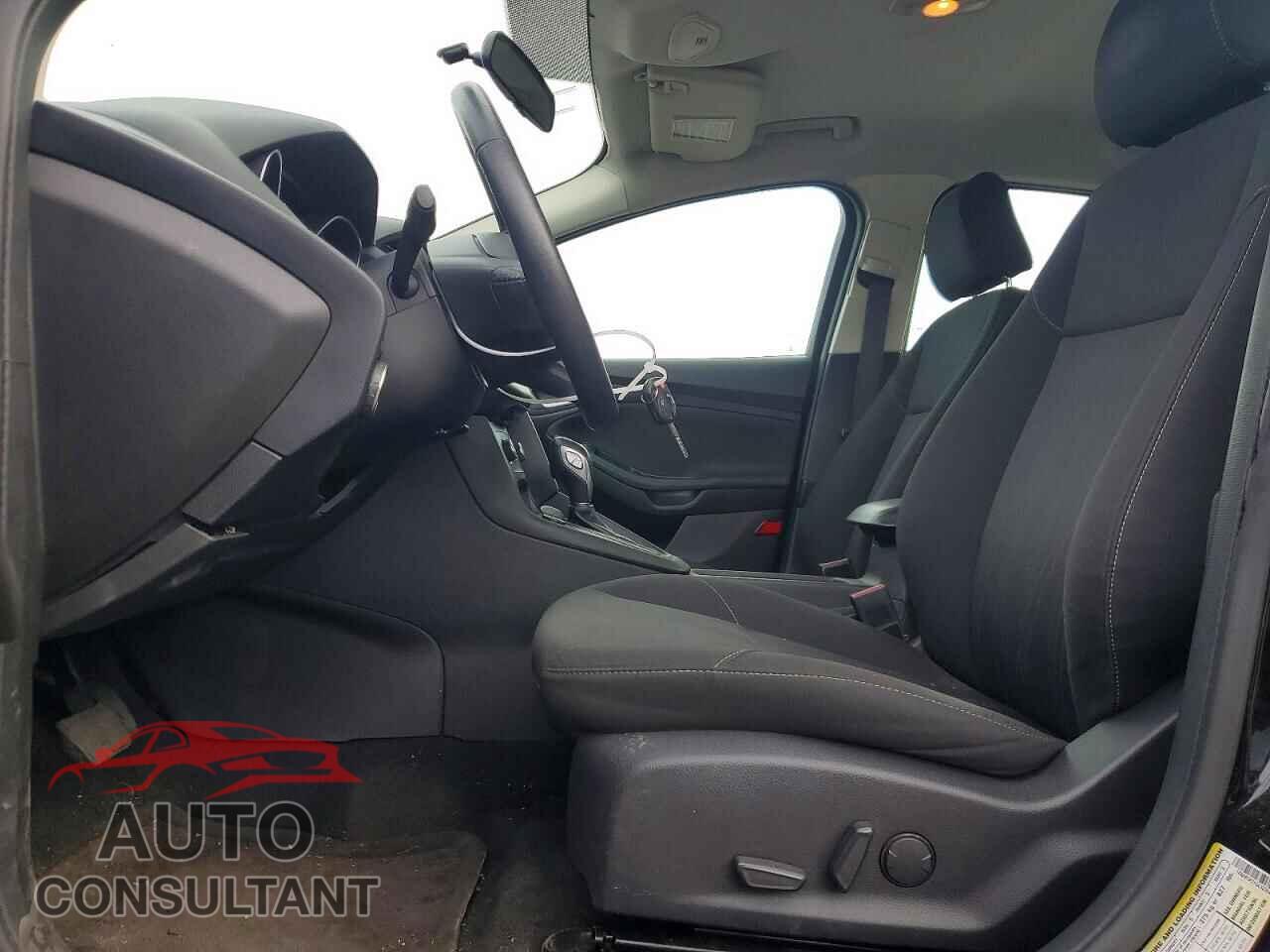 FORD FOCUS 2016 - 1FADP3F21GL323544