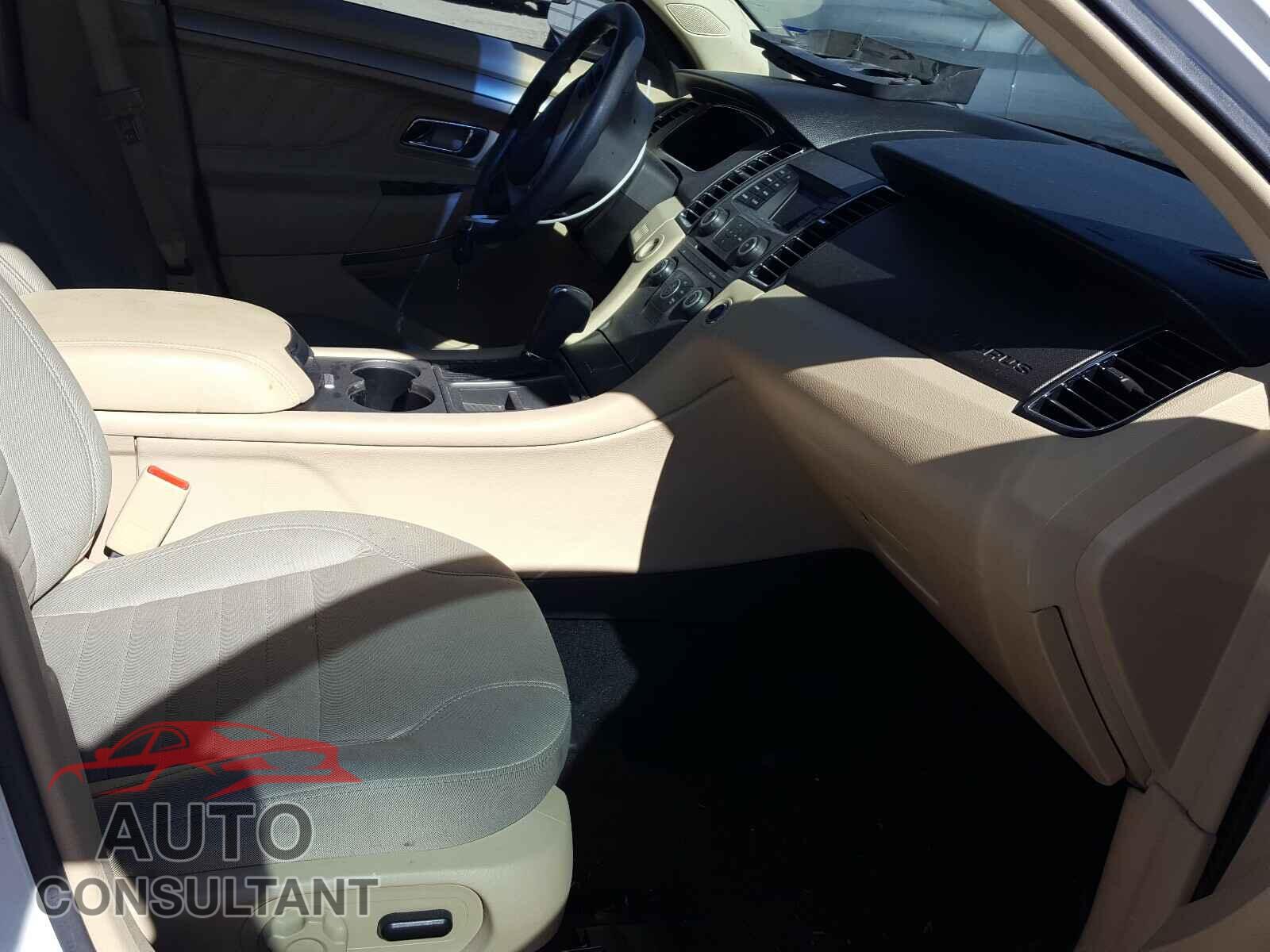 FORD TAURUS 2019 - 1FAHP2D91GG149155