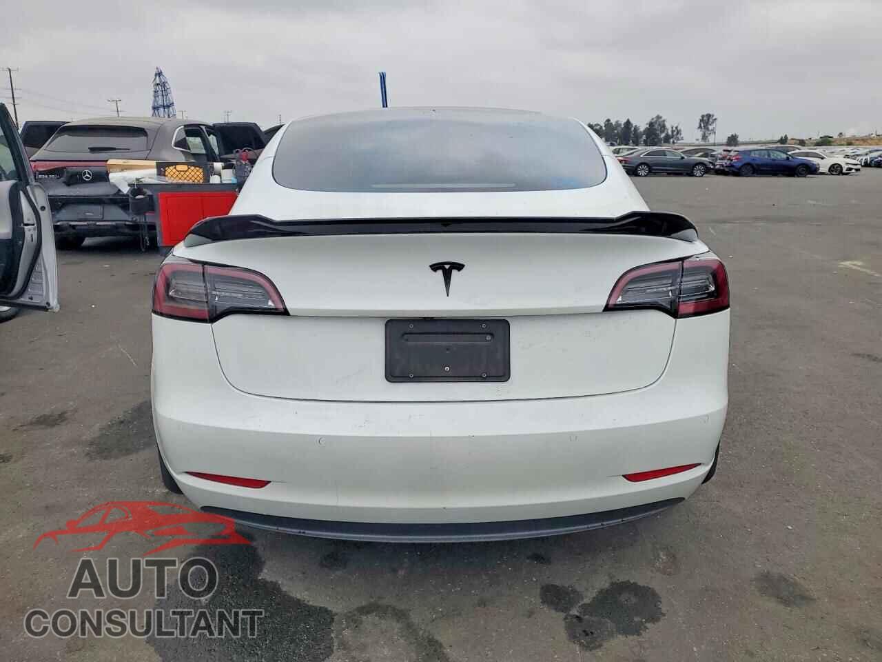 TESLA MODEL 3 2021 - 5YJ3E1EA3MF094033