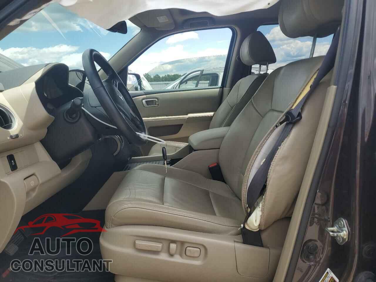 HONDA PILOT 2013 - 5FNYF4H50DB040580