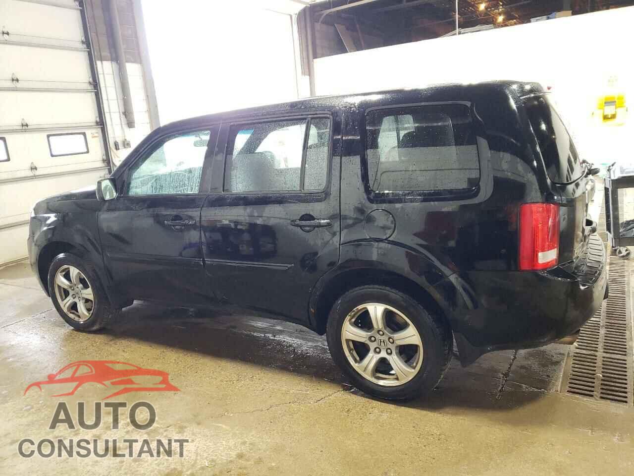 HONDA PILOT 2015 - 5FNYF4H47FB005268
