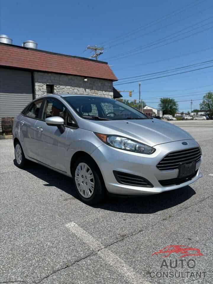 FORD FIESTA 2018 - 3FADP4AJ9JM108875