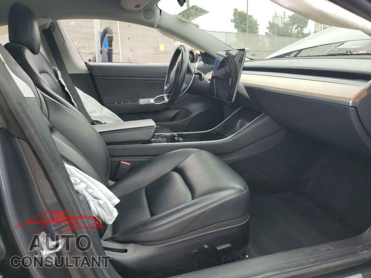 TESLA MODEL 3 2019 - 5YJ3E1EA6KF400302