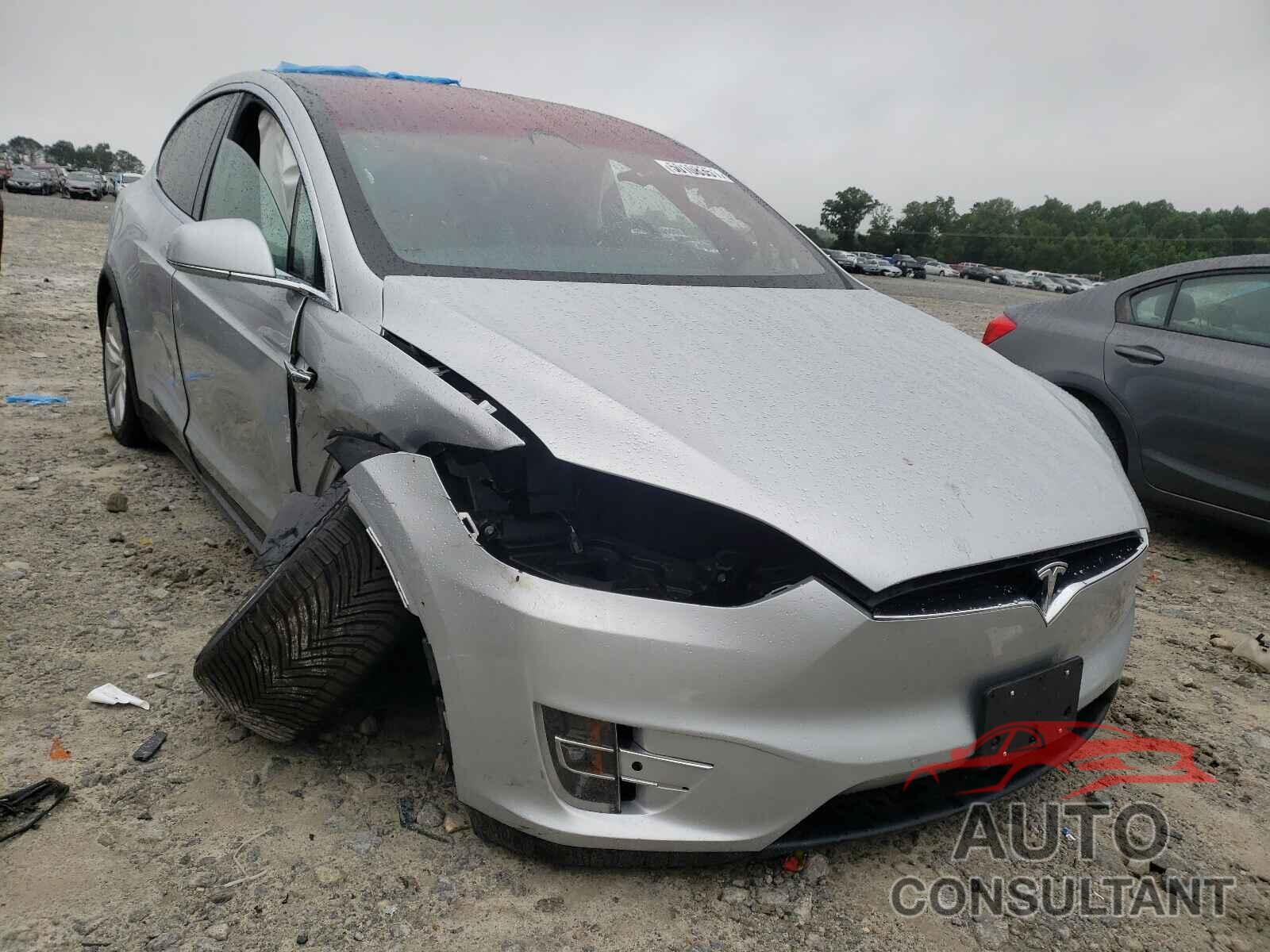 TESLA MODEL X 2017 - 5YJXCDE22HF038219