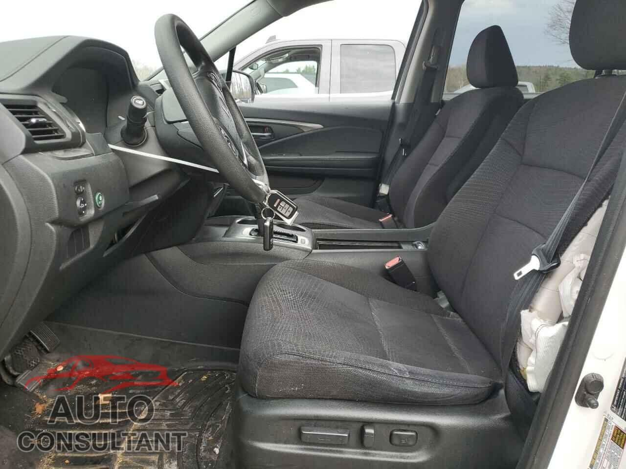 HONDA PILOT 2017 - 5FNYF6H32HB079655