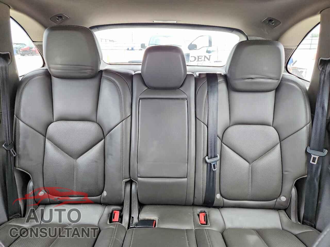 PORSCHE CAYENNE 2016 - WP1AE2A25GLA63443