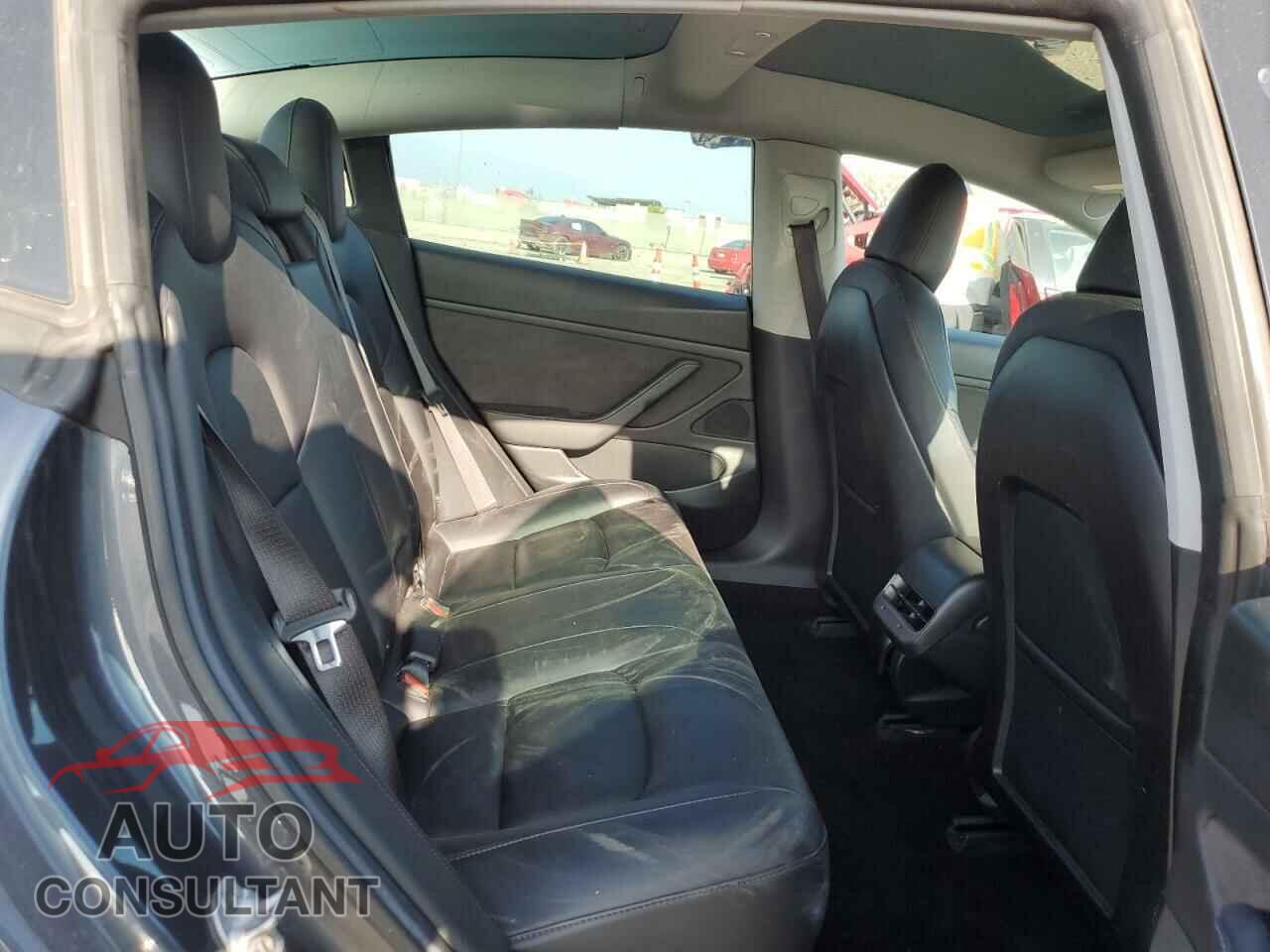 TESLA MODEL 3 2018 - 5YJ3E1EB3JF103849