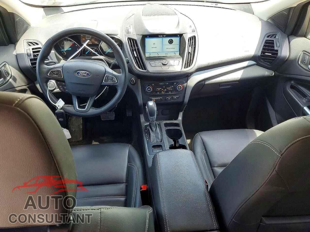 FORD ESCAPE 2019 - 1FMCU9HD8KUB76105