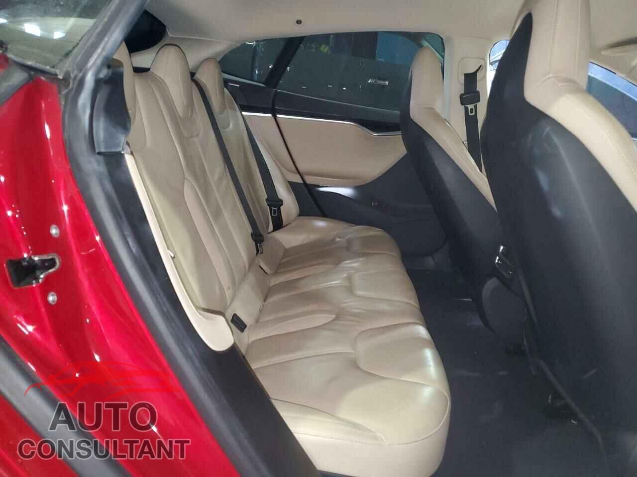 TESLA MODEL S 2013 - 5YJSA1CNXDFP09352