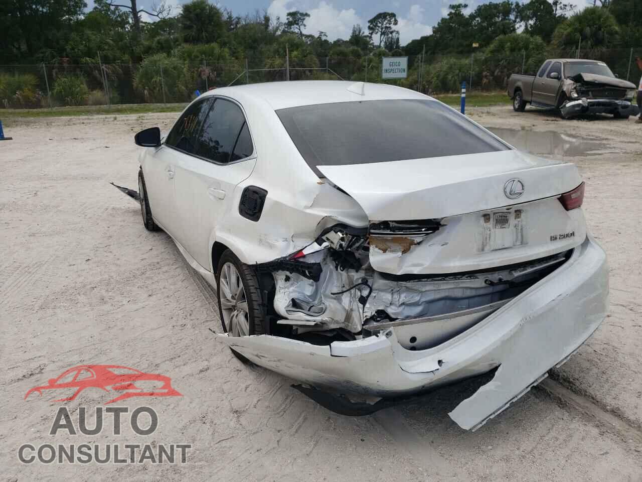 LEXUS IS 2016 - JTHBA1D21G5020437