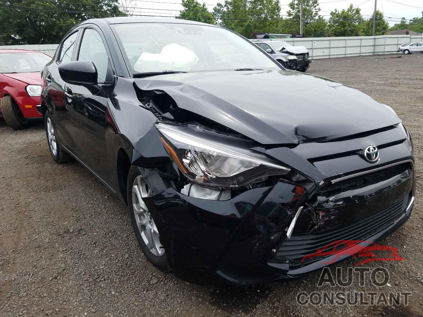 TOYOTA YARIS 2017 - 3MYDLBYV1HY155504