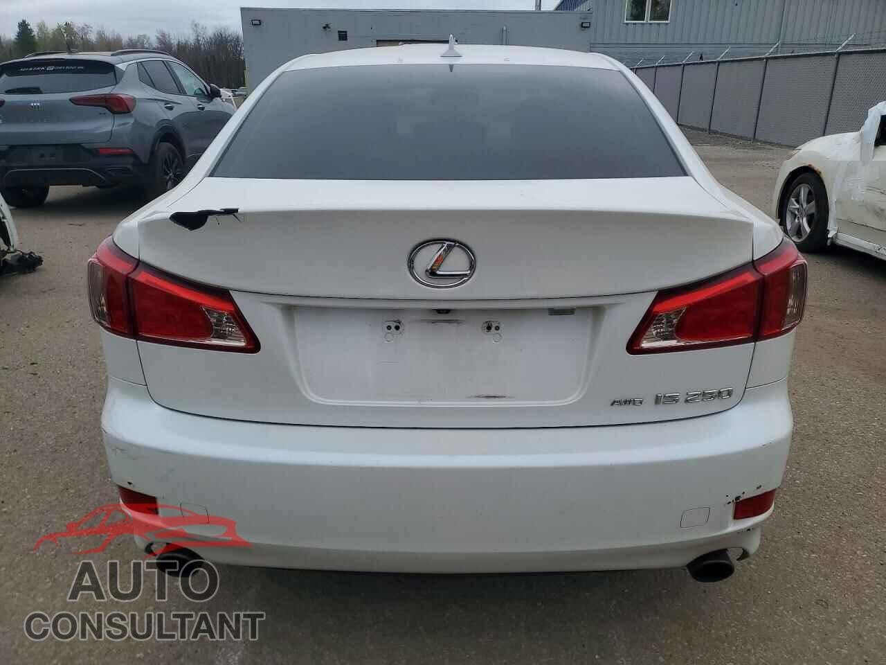 LEXUS IS 2011 - JTHCF5C28B5045858