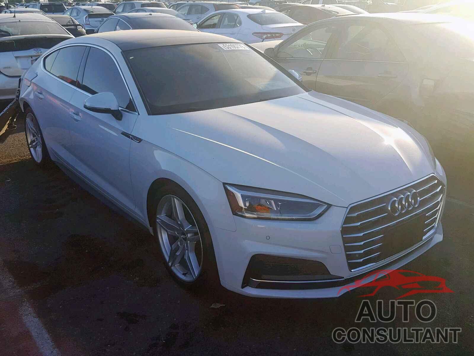 AUDI A5 PREMIUM 2018 - WAUENCF59JA111456