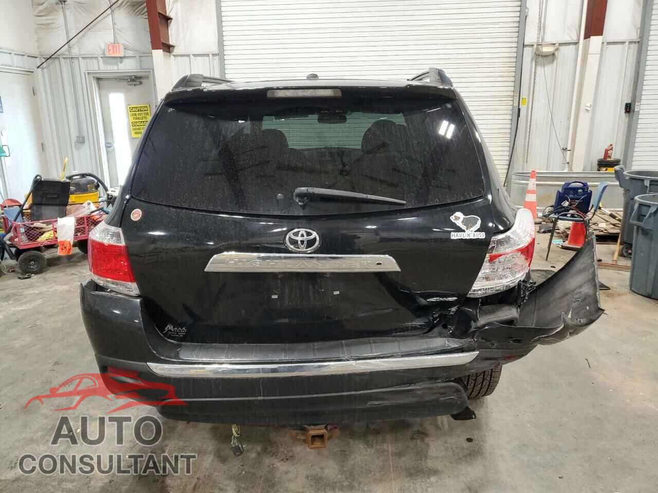 TOYOTA HIGHLANDER 2013 - 5TDBK3EH8DS242525