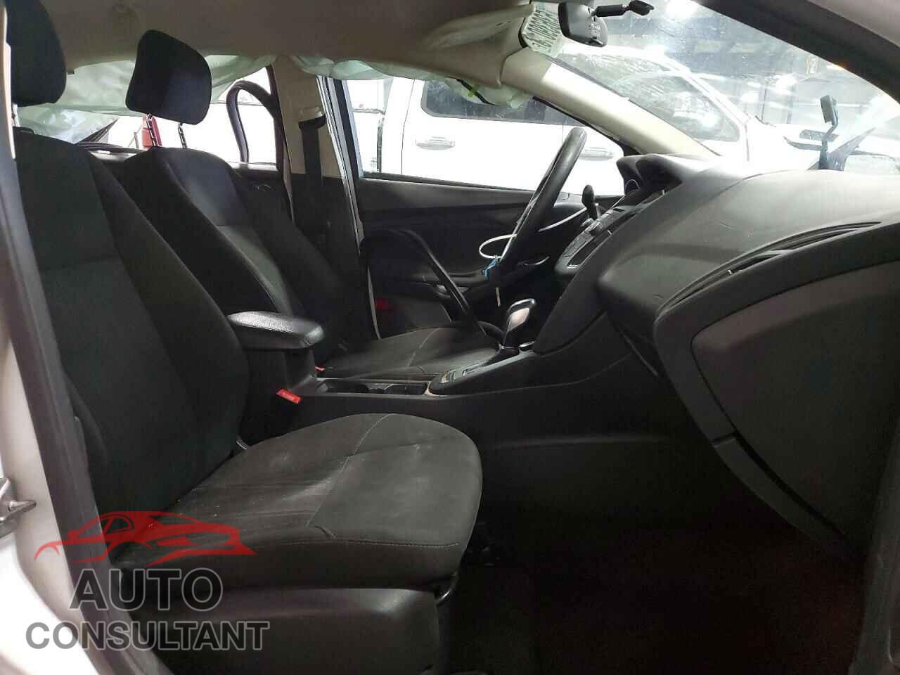 FORD FOCUS 2015 - 1FADP3F27FL262909
