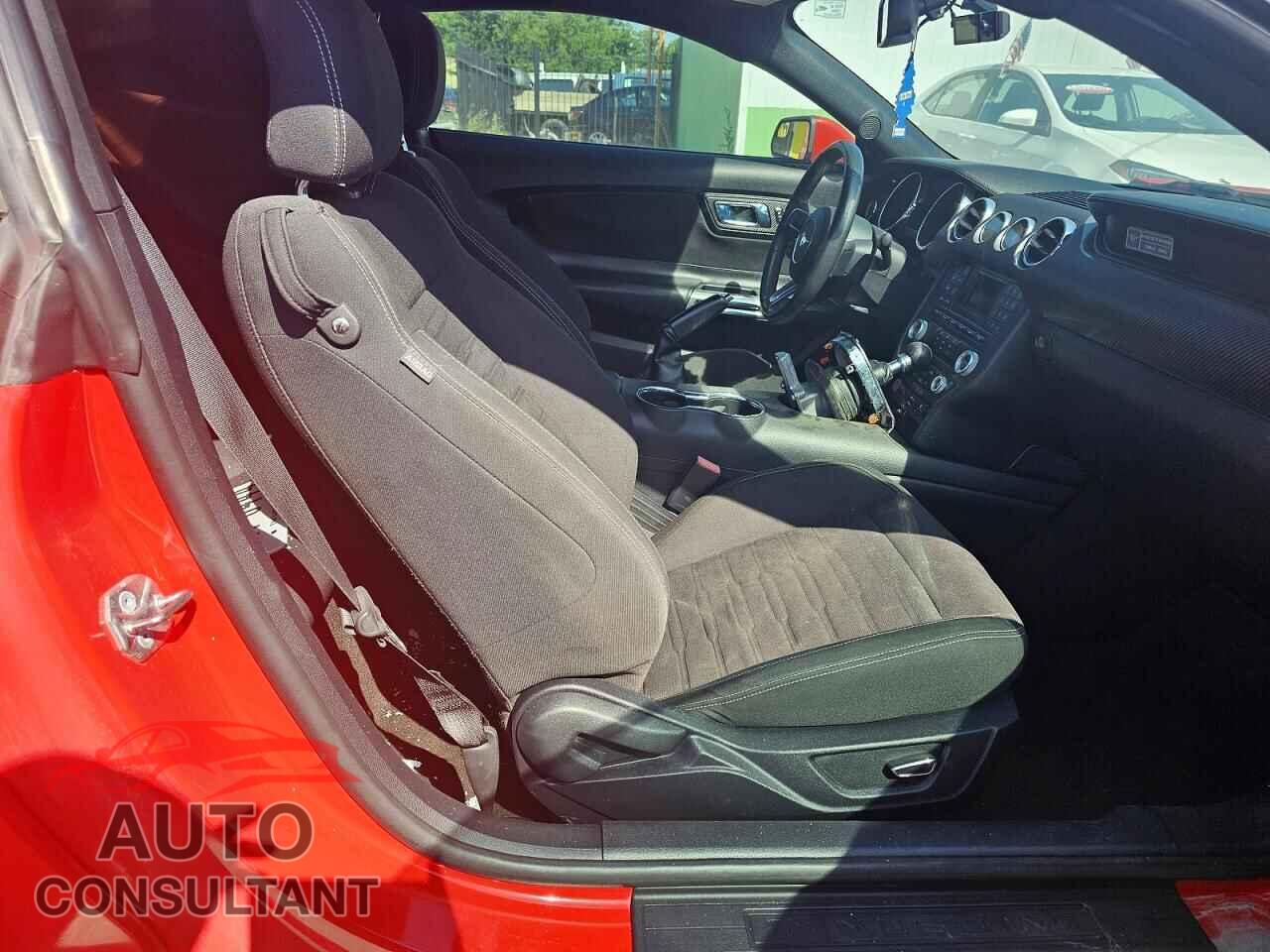 FORD MUSTANG 2015 - 1FA6P8CF0F5318688