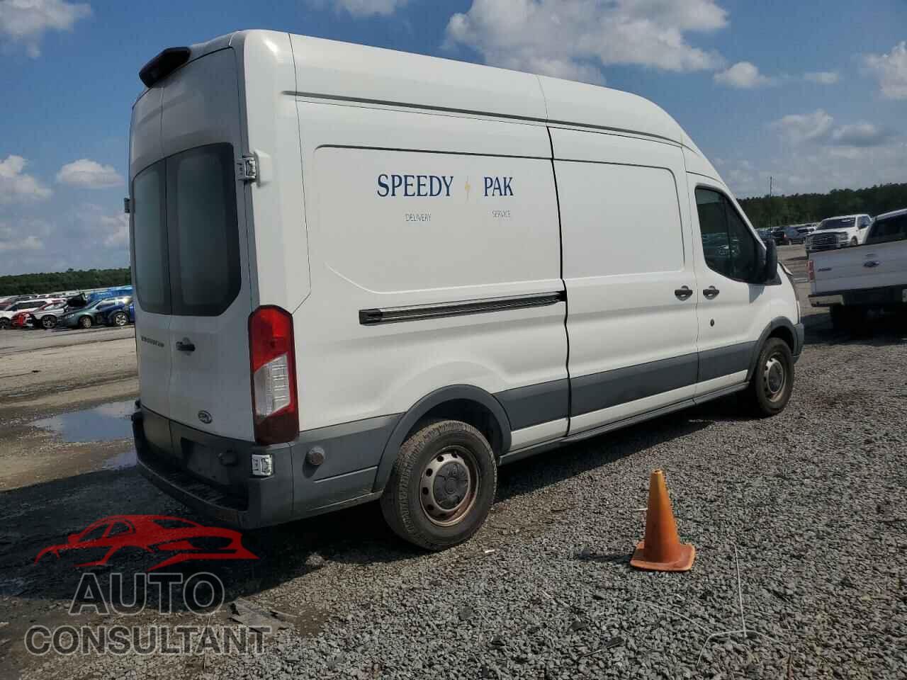 FORD TRANSIT 2018 - 1FTYR2XM1JKA77513