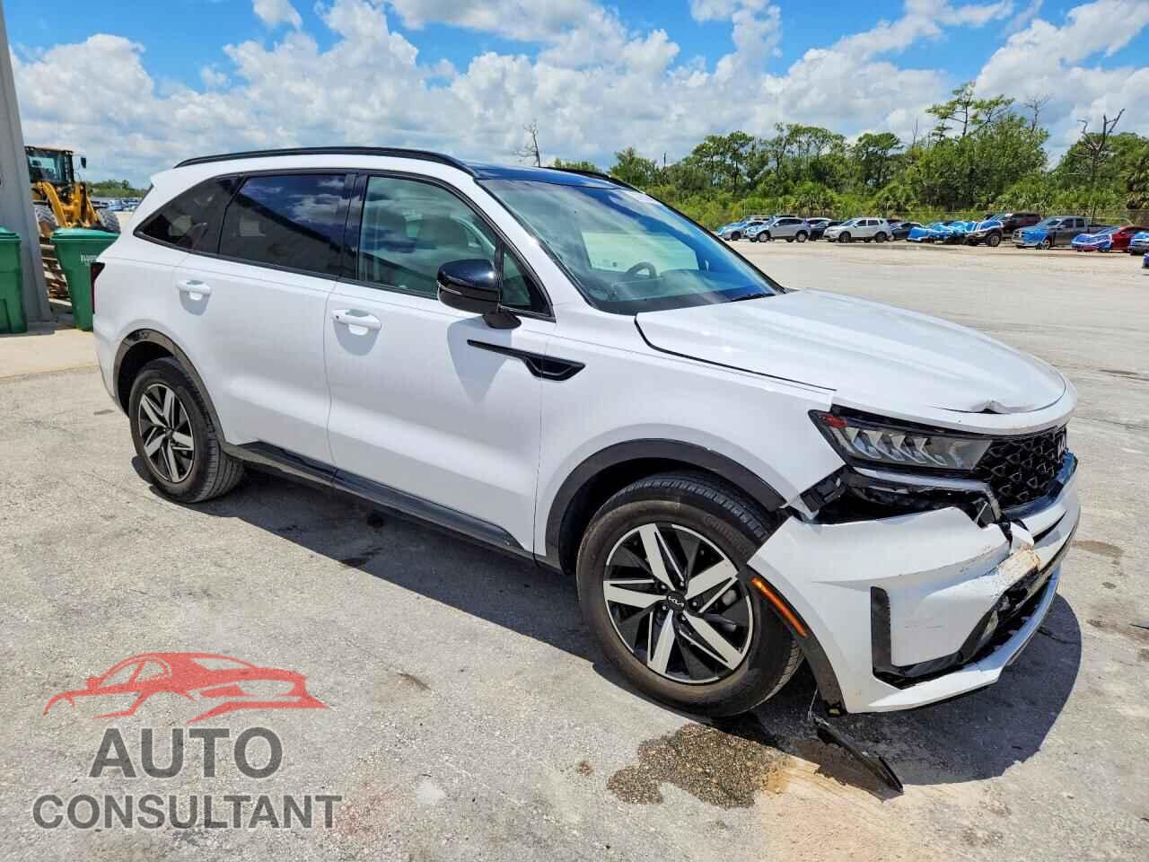 KIA SORENTO 2023 - 5XYRL4LC2PG222829