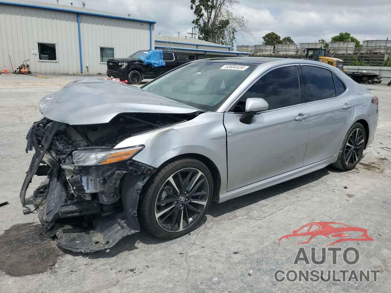 TOYOTA CAMRY 2018 - 4T1B61HK8JU105653