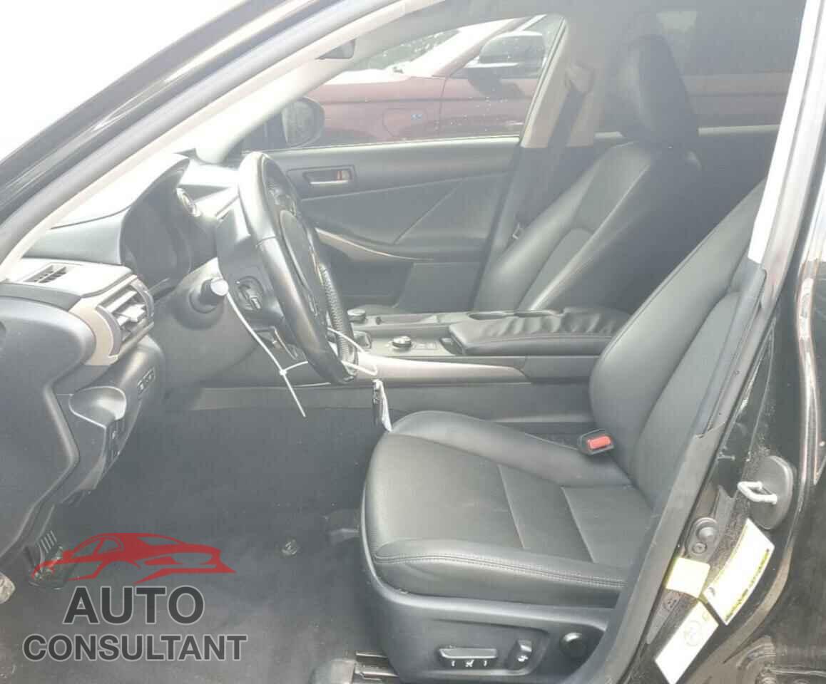 LEXUS IS 2017 - JTHBA1D28H5048852