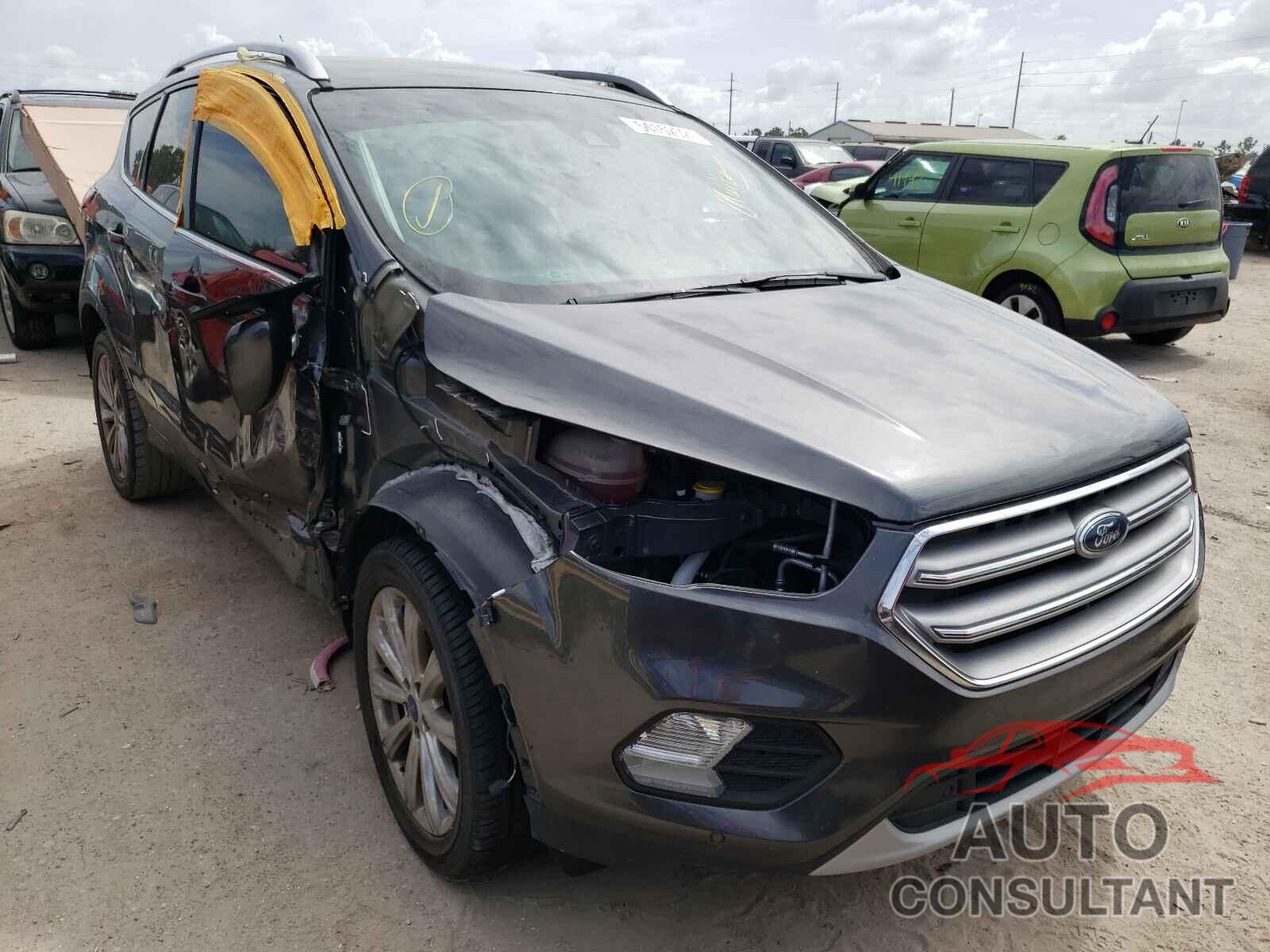 FORD ESCAPE 2017 - 1FMCU0J94HUE25624