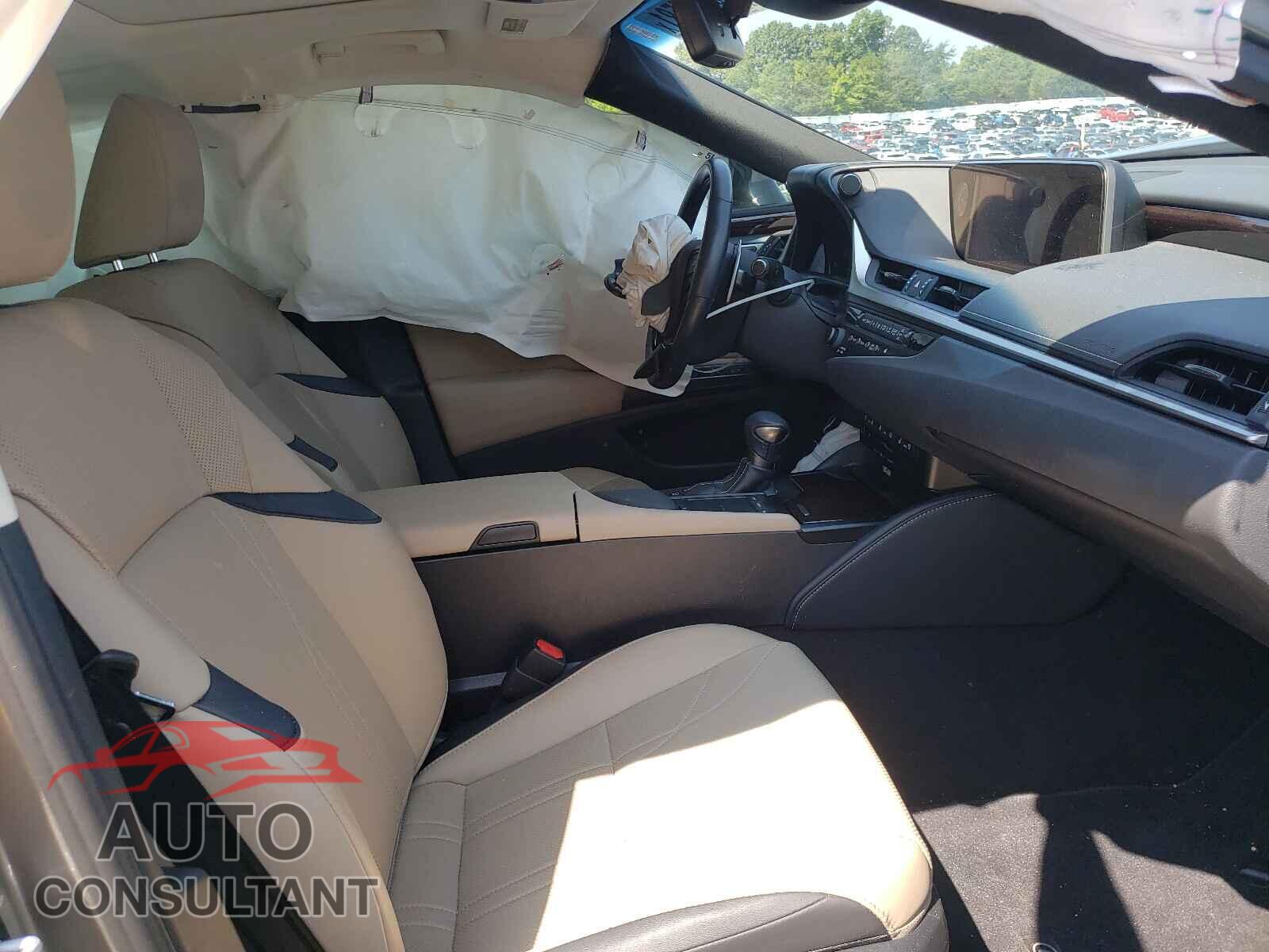 LEXUS ES300 2019 - JTHB21B14K2033992