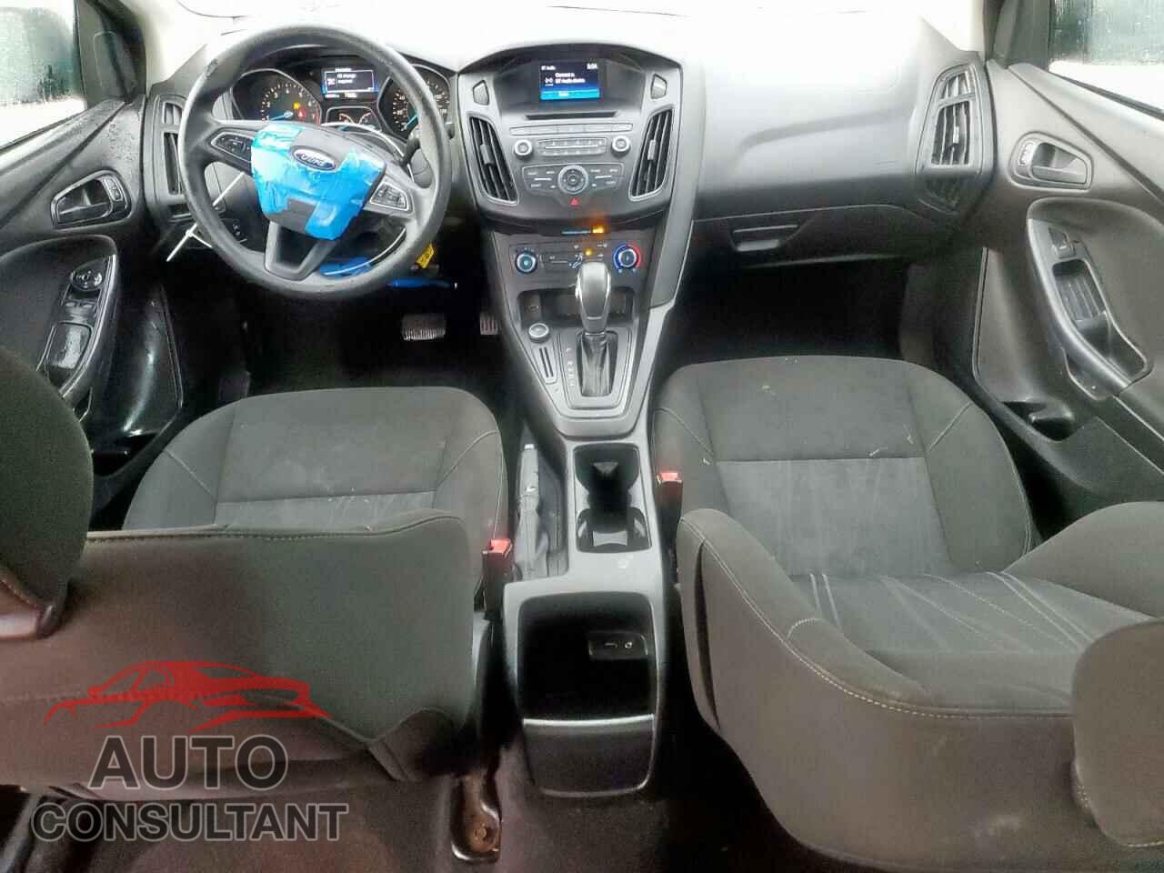 FORD FOCUS 2015 - 1FADP3E28FL248180