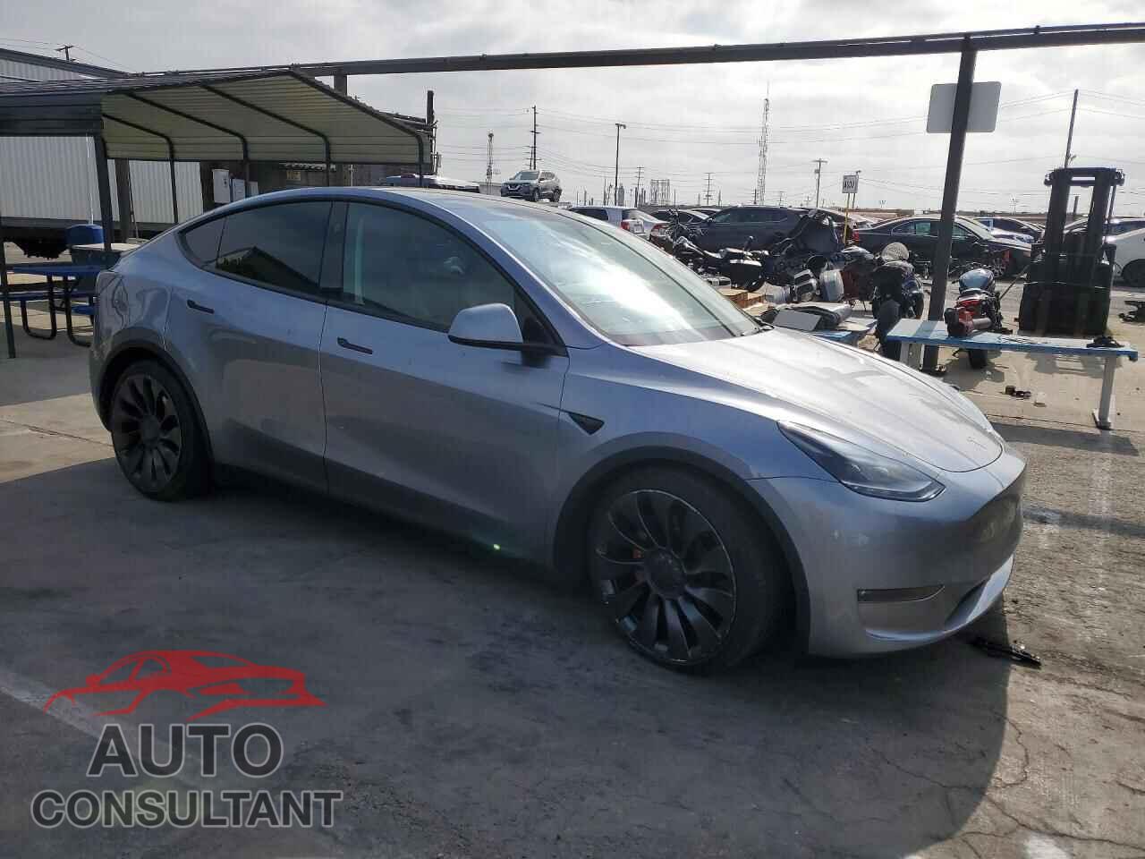 TESLA MODEL Y 2024 - 7SAYGDEF8RA306025