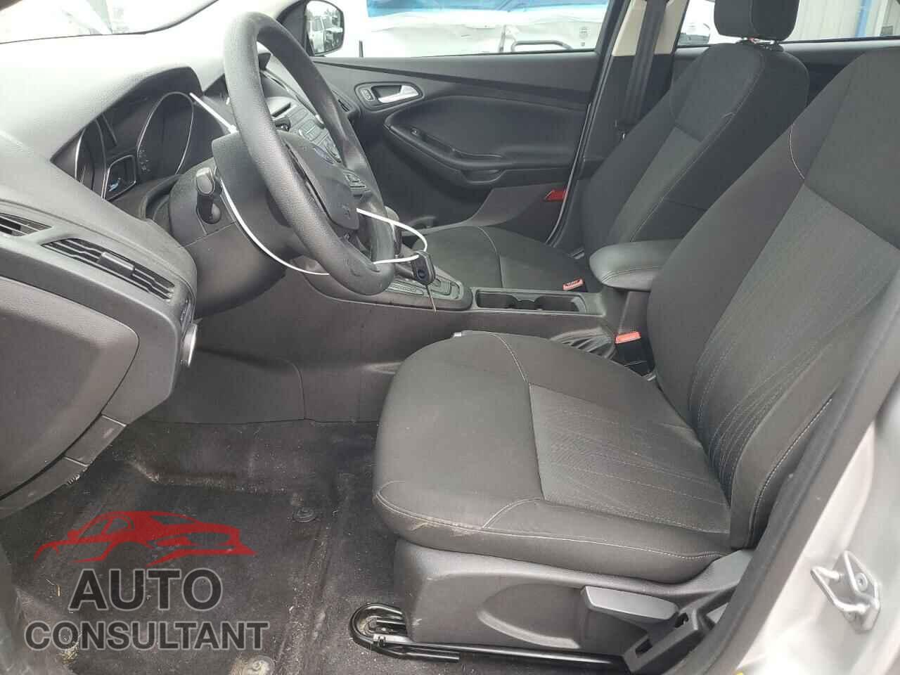 FORD FOCUS 2017 - 1FADP3F28HL270925