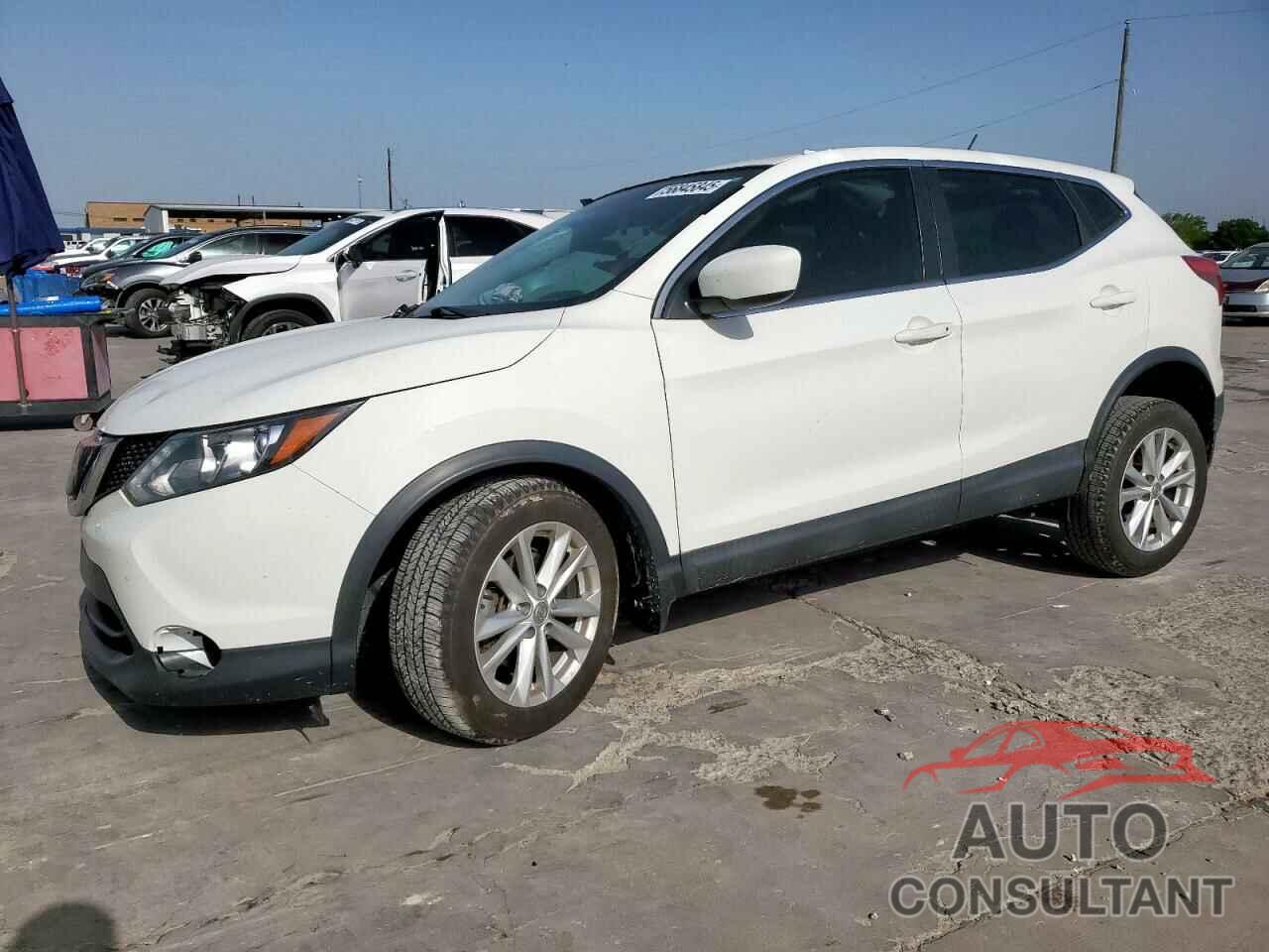 NISSAN ROGUE 2018 - JN1BJ1CP5JW191307