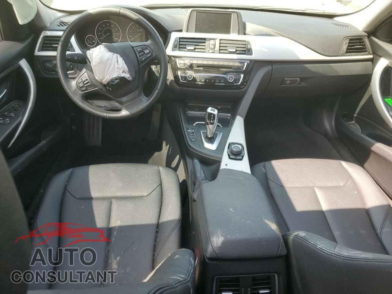 BMW 3 SERIES 2016 - WBA8E1G58GNU12267