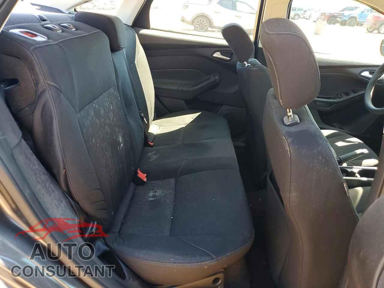 FORD FOCUS 2018 - 1FADP3FE4JL210608