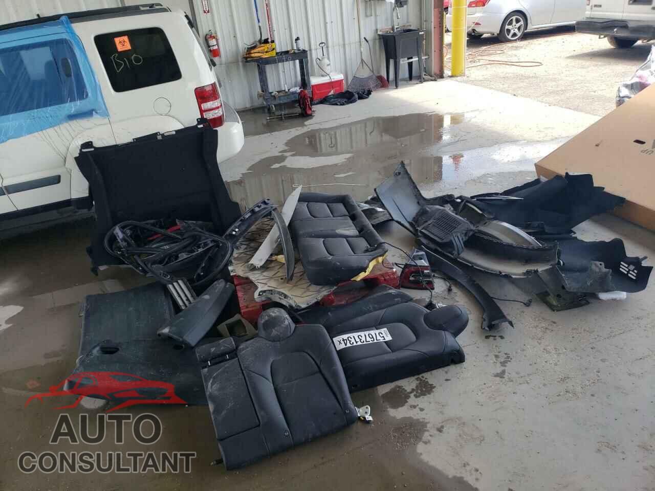 TESLA MODEL 3 2019 - 5YJ3E1EA3KF296867