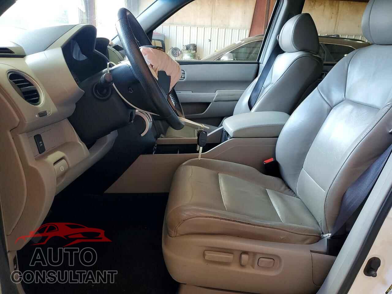 HONDA PILOT 2011 - 5FNYF3H56BB036654