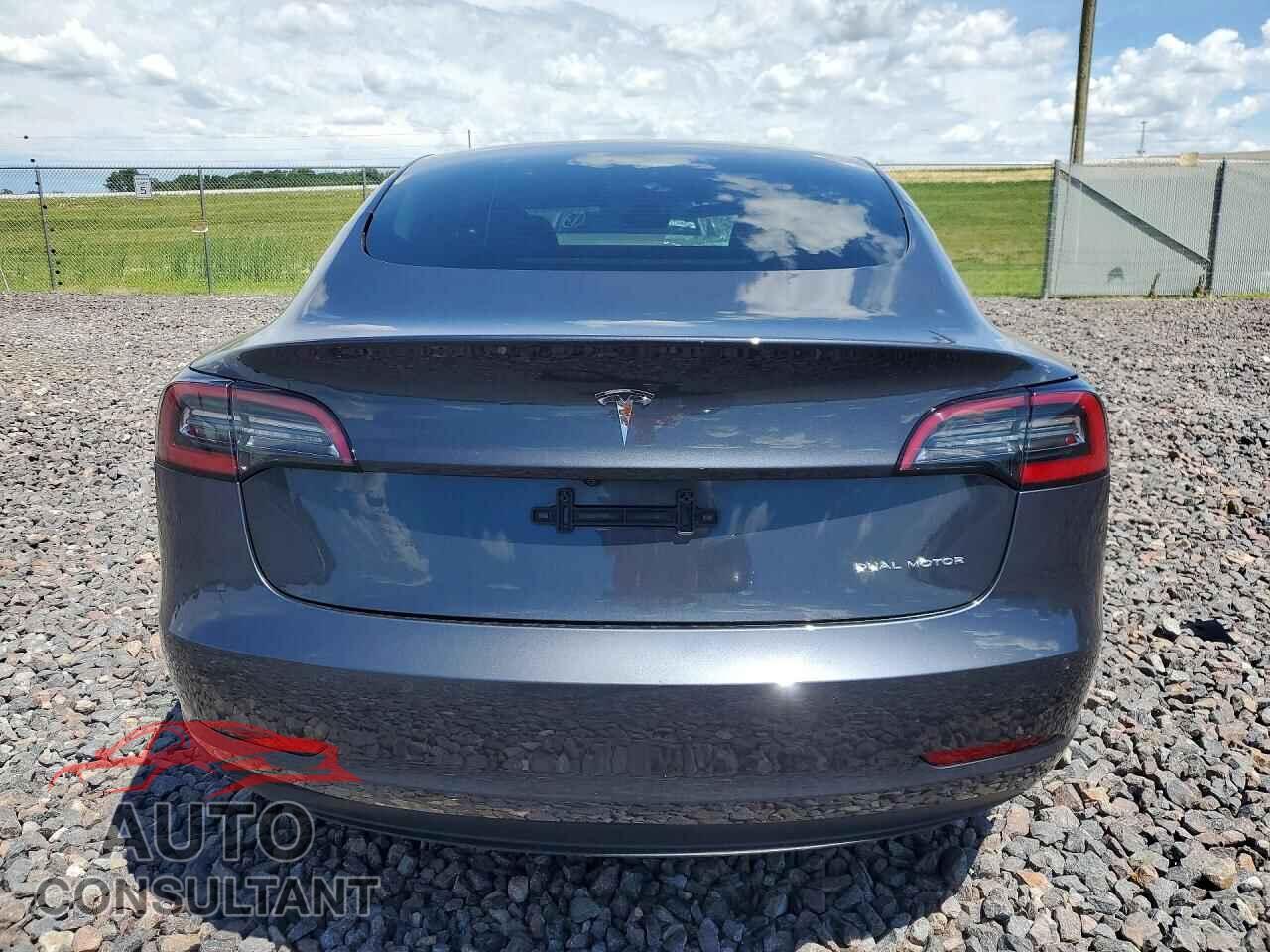 TESLA MODEL 3 2021 - 5YJ3E1EB0MF983543
