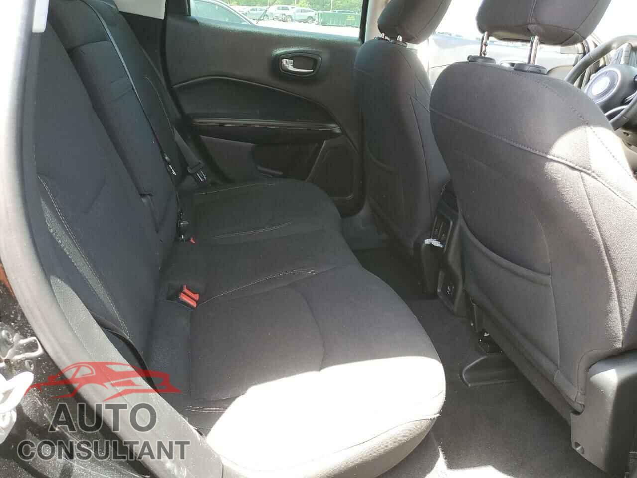 JEEP COMPASS 2018 - 3C4NJCAB2JT442920