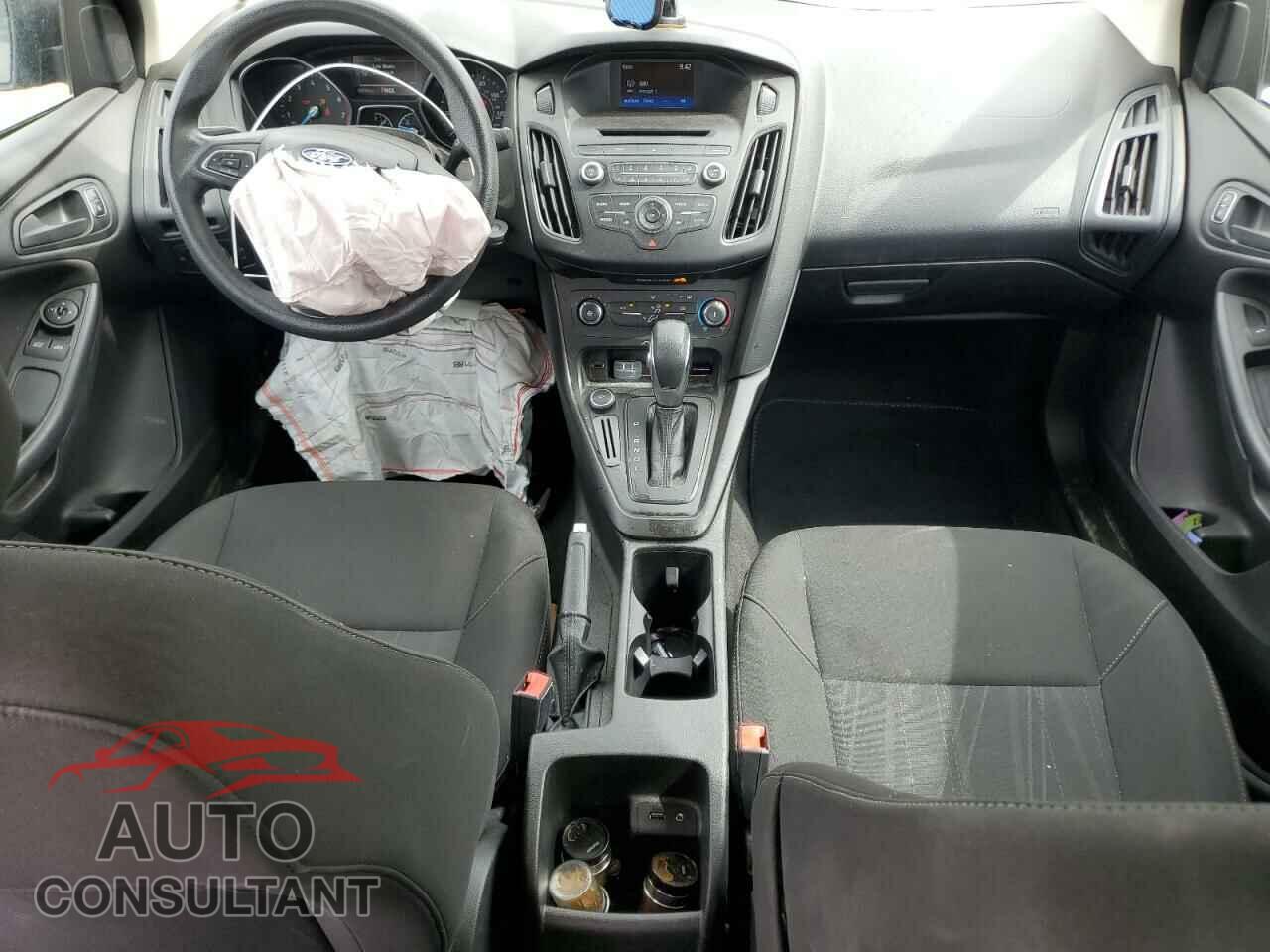 FORD FOCUS 2017 - 1FADP3E21HL304026