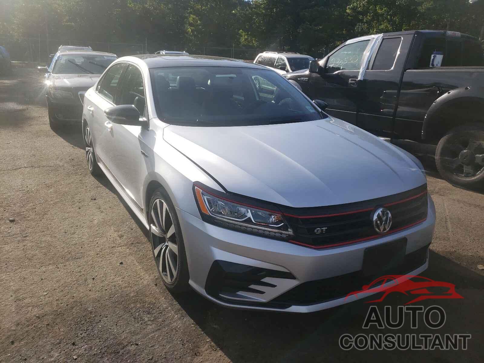 VOLKSWAGEN PASSAT 2018 - 1VWJM7A30JC029442