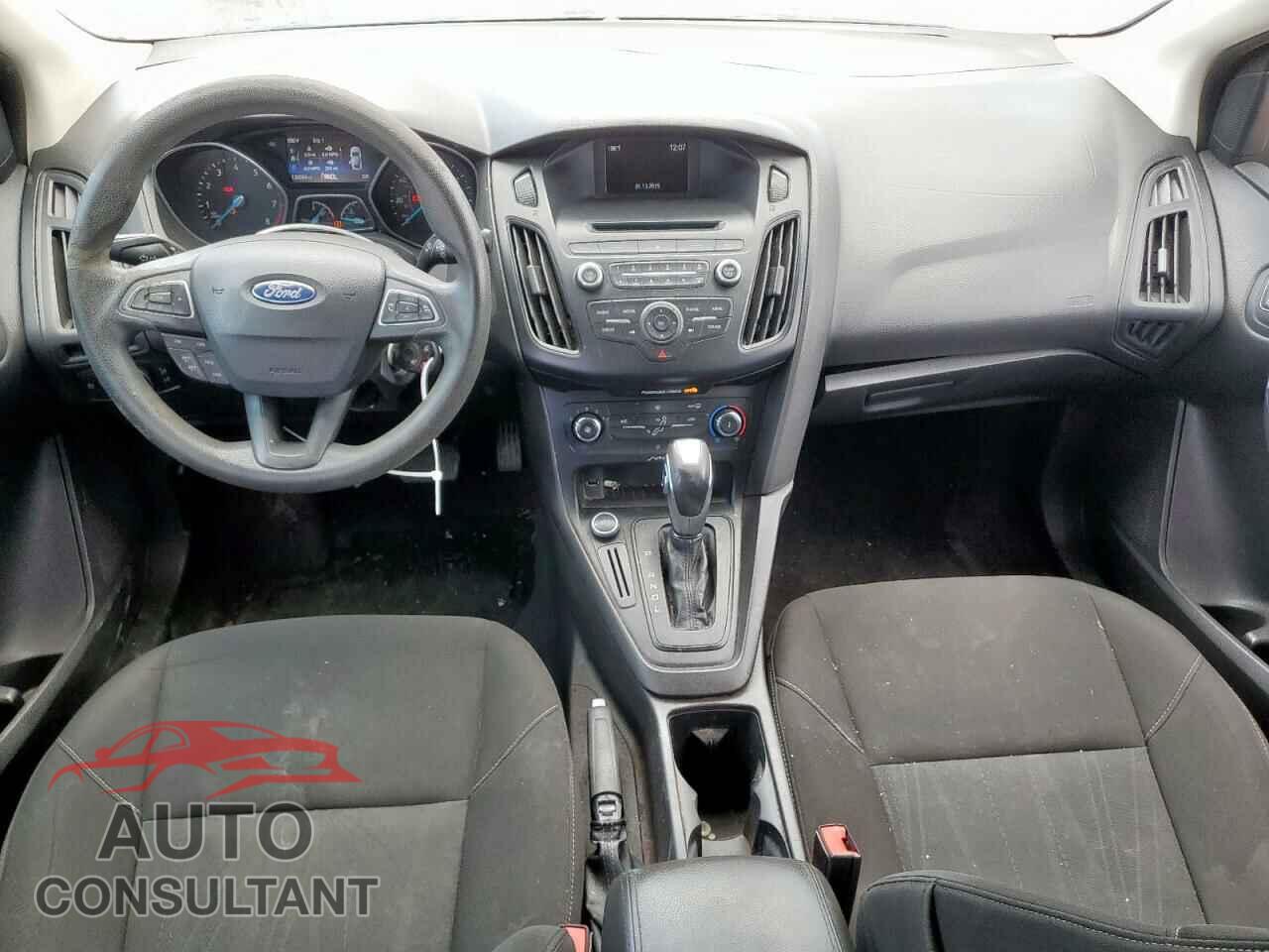 FORD FOCUS 2015 - 1FADP3F21FL219151
