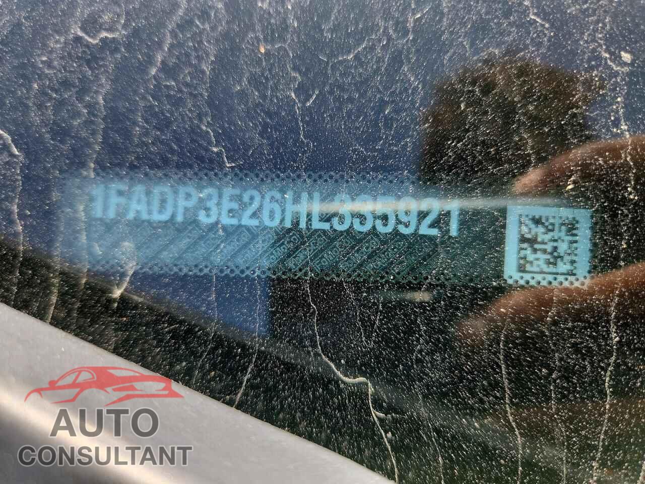 FORD FOCUS 2017 - 1FADP3E26HL335921