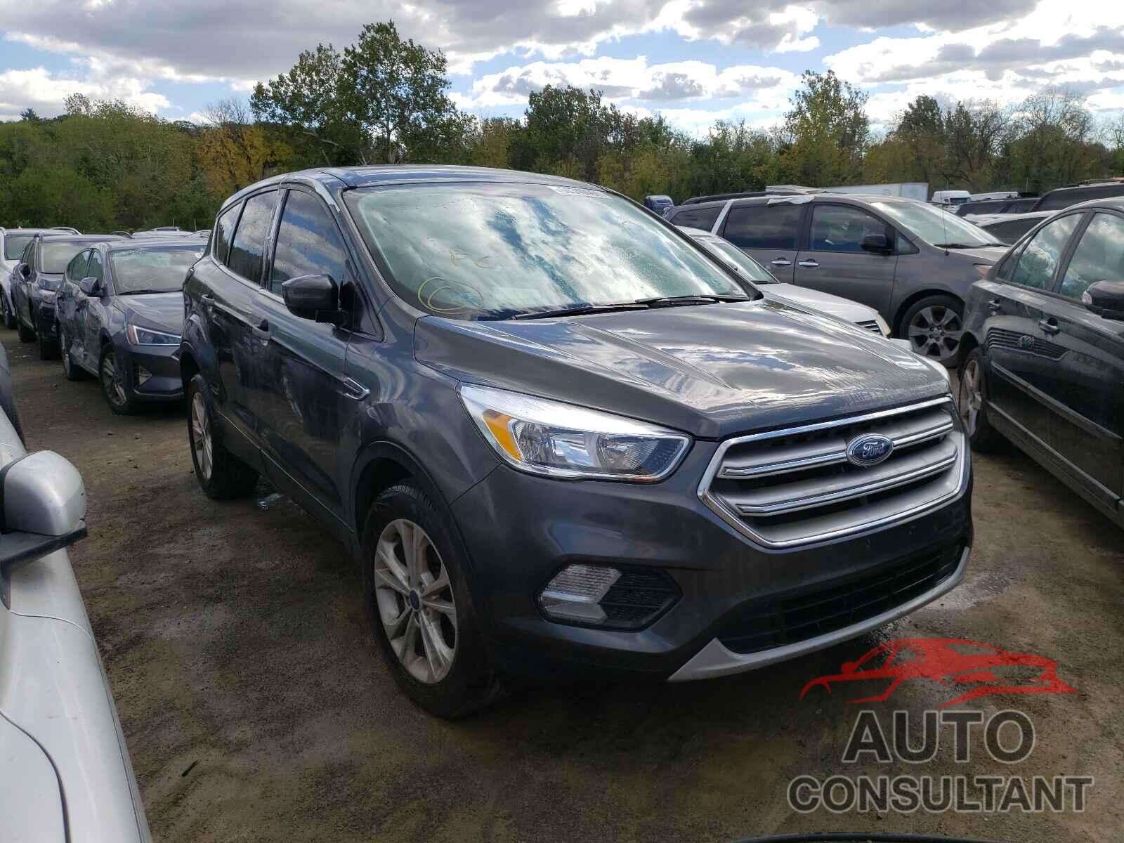 FORD ESCAPE 2017 - 1FMCU0GD5HUA62570